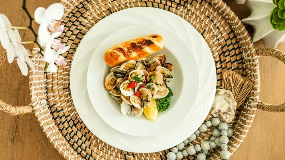 Clams with Garlic & White Wine