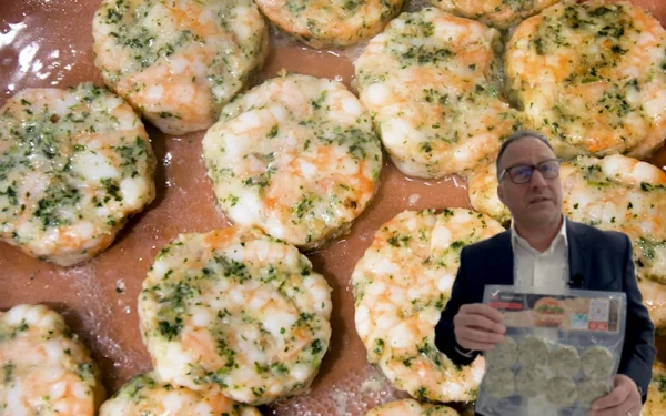 Frozen-Shrimp-Burger-Sliders Frozen Shrimp Burger Sliders are cooked in a pan